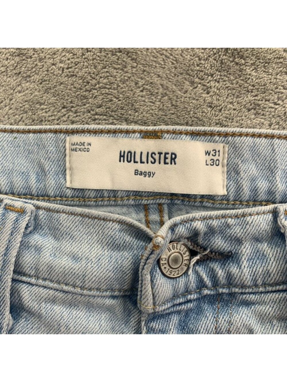Hollister Baggy Jeans Mens 31x28” Blue Light Wash Denim Cotton Blend Casual - Picture 8 of 12
